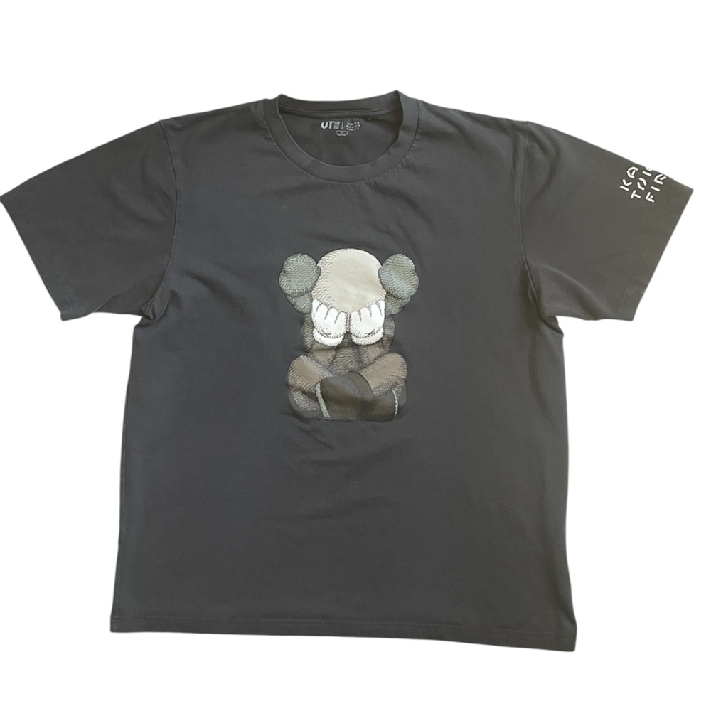 Kaws x Uniqlo tokyo first tee tshirt man’s XL